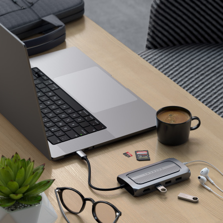 Përshtatës Satechi Aluminium USB4 Multiport 8K HDMI, i hirtë