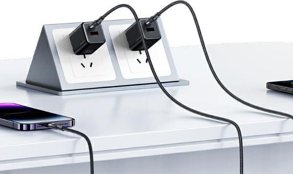 Kabllo karikues USB C në Lightning USAMS SJ729, 1.2m, 30W, e zezë