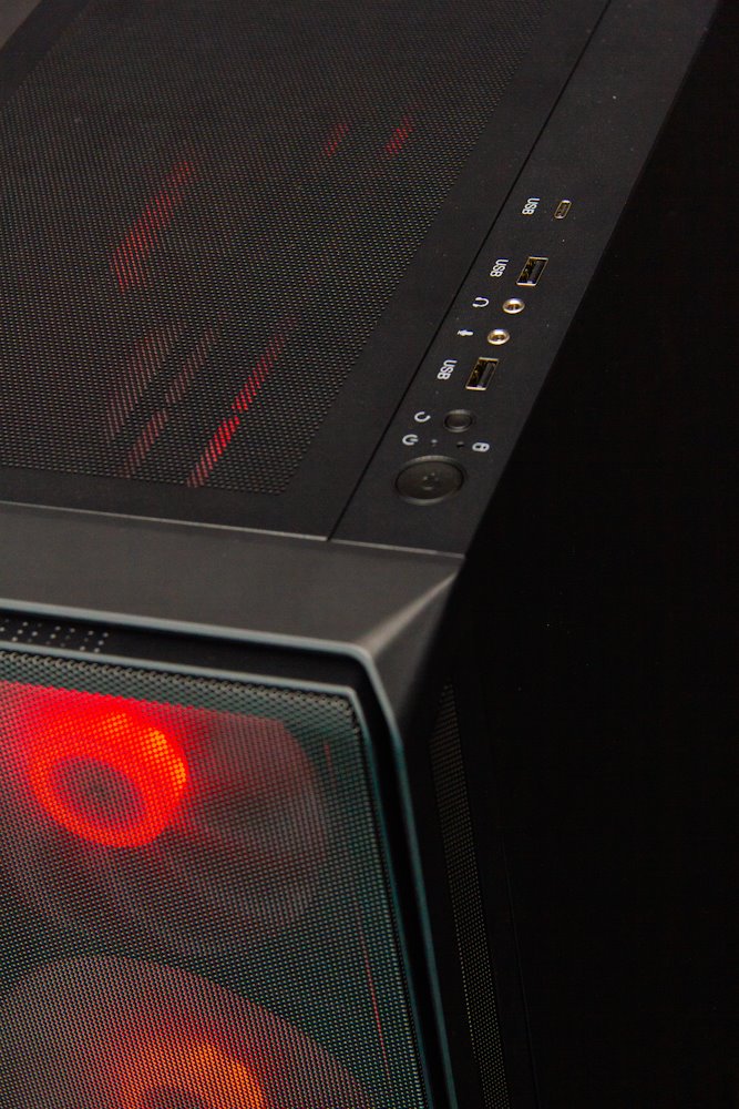 Kompjuter HAL3000 Alfa Gamer Ti Super, Ryzen 7 9700X, RTX 4070 Ti Super, 32GB RAM, 2TB SSD, i zi