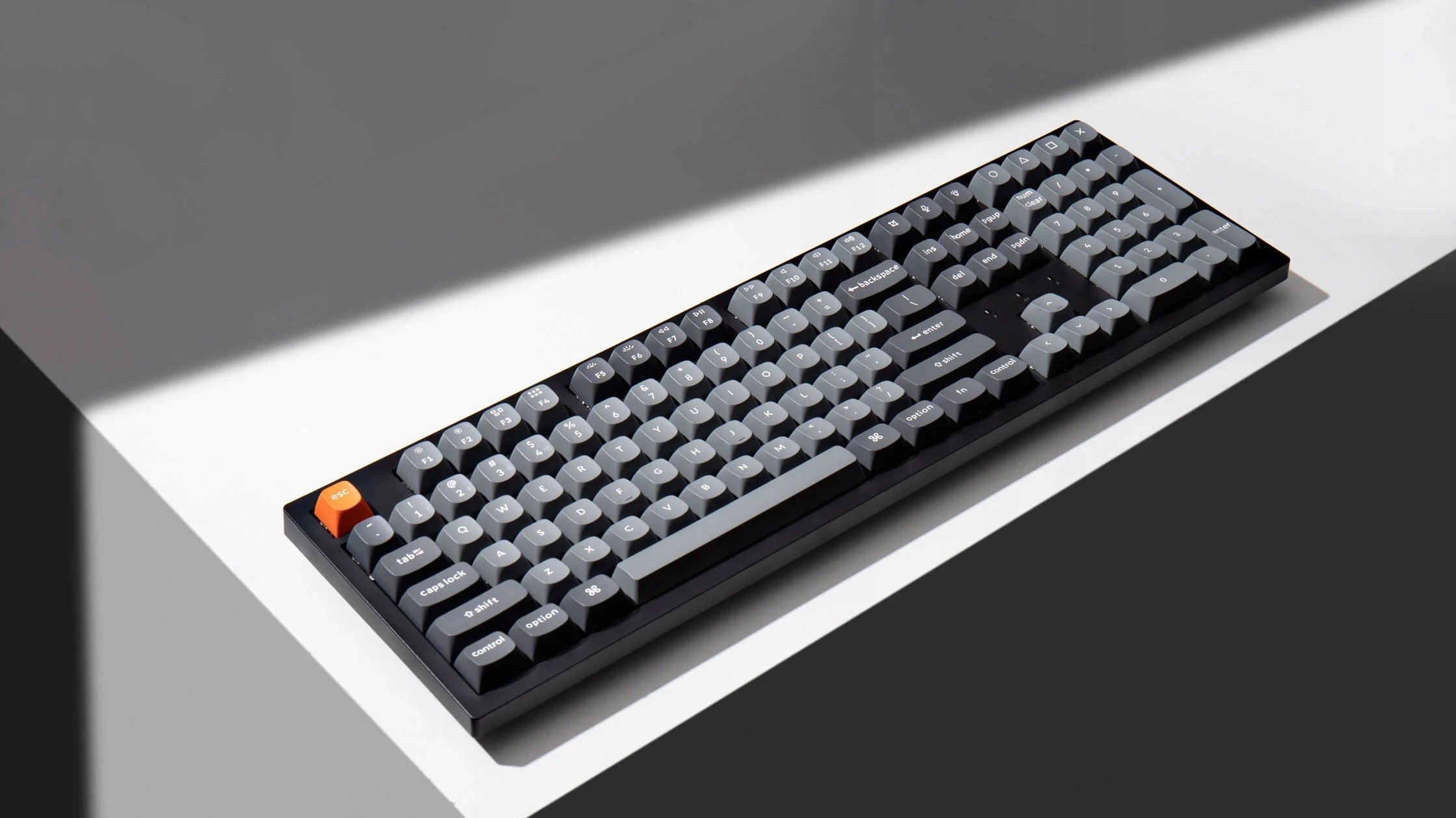 Механичка тастатура Keychron K10 Max QMK, безжична, со целосна големина, сива