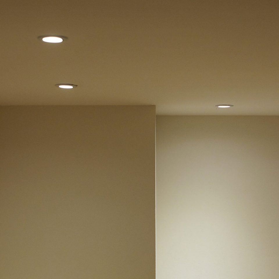 Spot tavani Innr RSL 115, LED 380 lm, 2700K, i bardhë