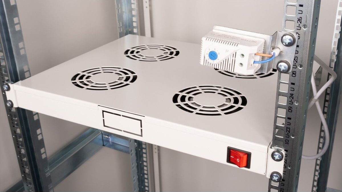 Njësi ventilatori tavani për rack ROLINE Roof Fan Unit 4, për kabinete 19", me termostat, gri