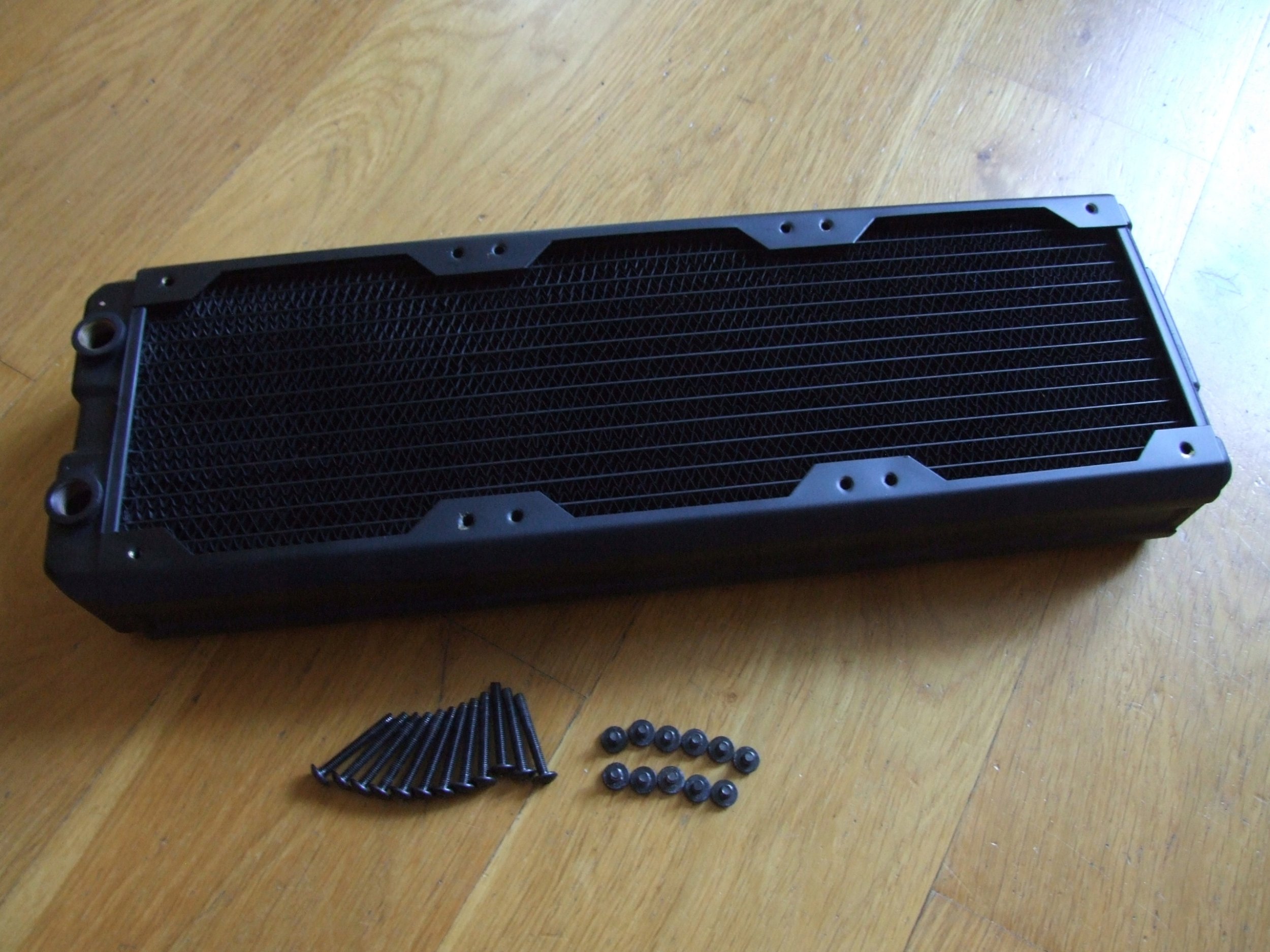 Radiator ftohës Hardware Labs Black Ice Nemesis GTX 360, 360mm, për 3 ventilatorë 120mm, i zi
