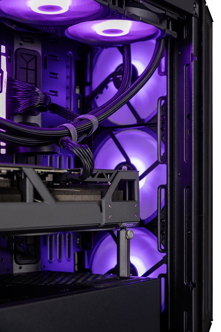 PC gaming Actina KOMACNGIP0251, Ryzen 9 9900X, 32GB RAM, 2TB SSD, RX 9070 XT, i zi