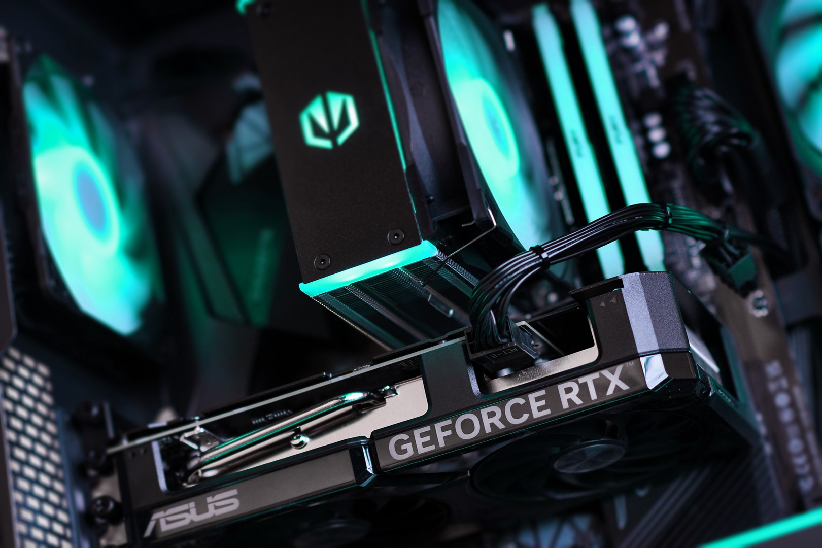 Kompjuter Actina, Intel Core i5-14500, 32GB DDR5, 1TB SSD, Intel Arc A770, i zi