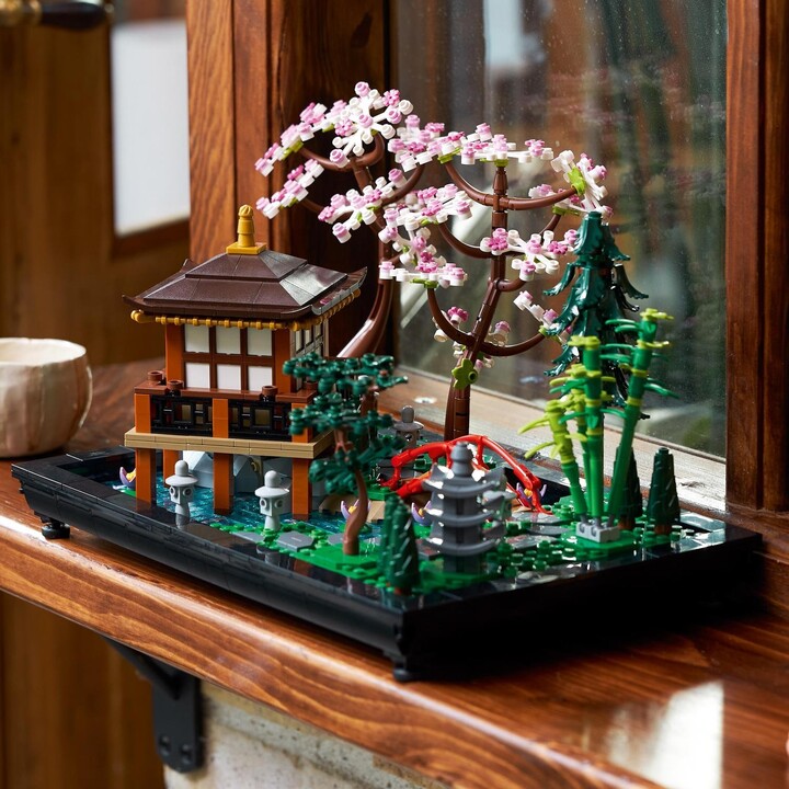 Set LEGO® Icons 10315 Quiet Garden, 1363 pjesë