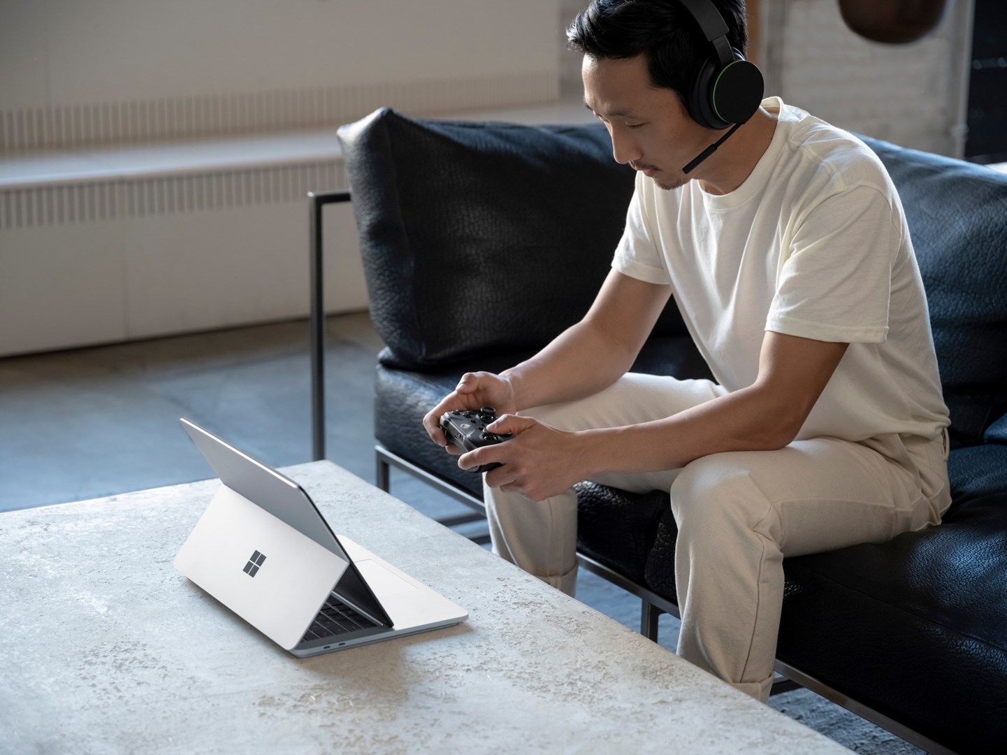 Лаптоп Microsoft Surface Laptop, 14.4", Intel i7-11370H, 32 GB RAM, 1000 GB SSD, NVIDIA RTX A2000, платина