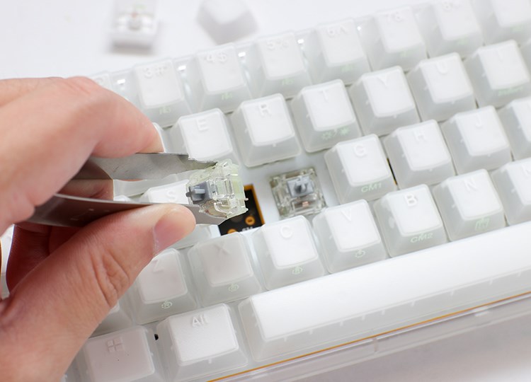 Tastierë Ducky One 3 Aura, SF Gaming RGB MX-Brown, e bardhë