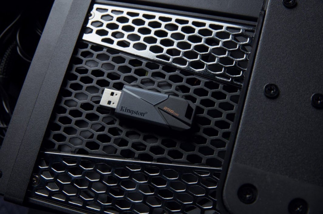 USB Kingston Data Traveler Exodia, 64 GB, e zezë