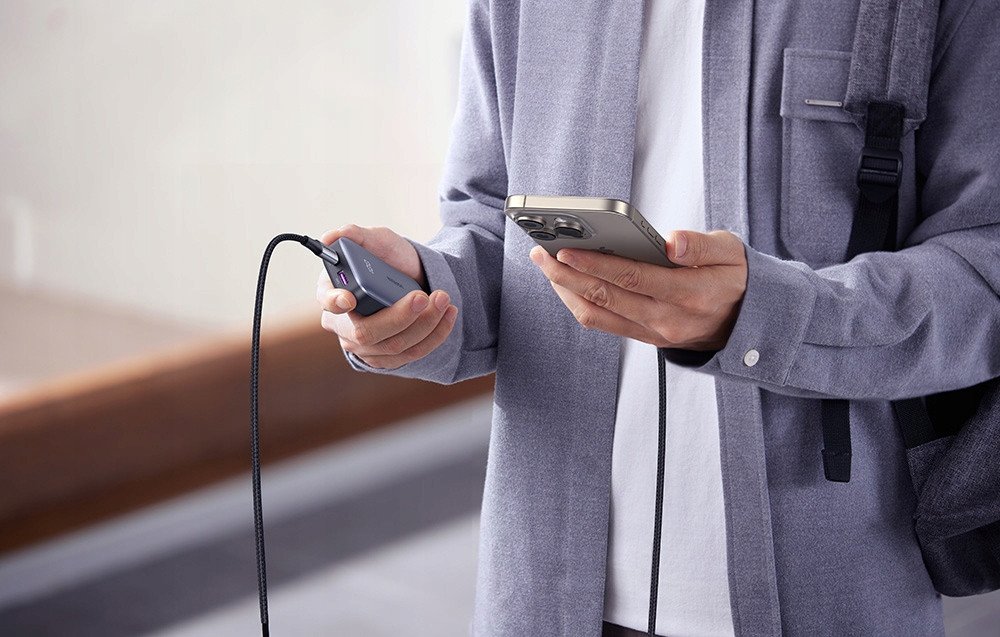 Kabllo USB C në USB C Ugreen L528, 240W, 3m, gri