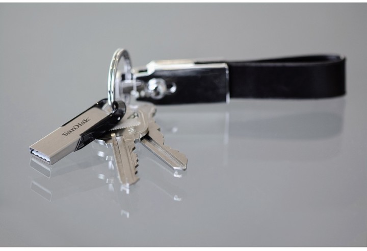 USB SanDisk Ultra Flair, 64GB