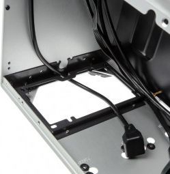 Kasë Raijintek Metis Plus, e argjendtë, Micro Tower