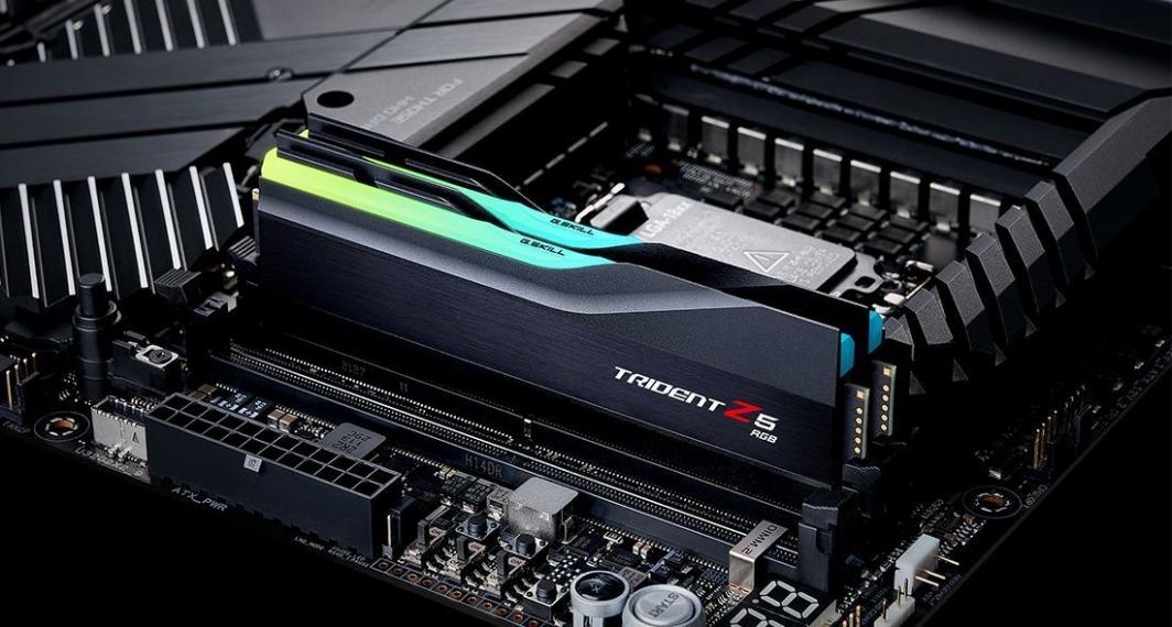 Memorie G.Skill Trident Z5 RGB, DDR5, 32 GB, 6000 MHz, CL36, F5-6000J3636F16GX2- TZ5RK