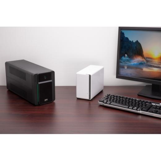 UPS APC Easy UPS, 1.6 KVA 900 W, 6 dalje AC, i zi
