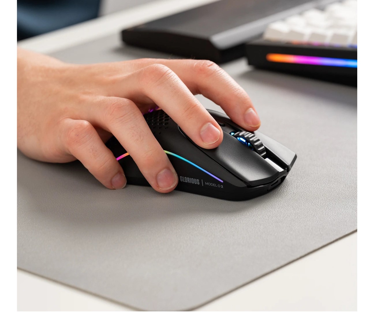 Maus gaming Glorious Model O 2 Wireless, RGB, optik, i zi matte
