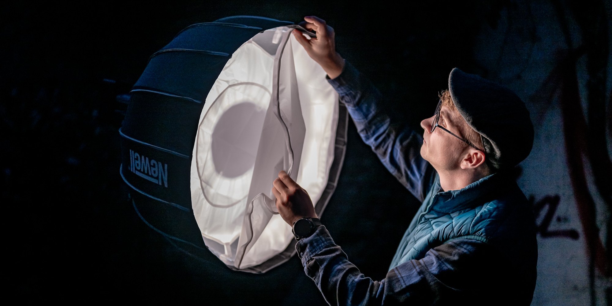 Softbox parabolik Newell 65 cm, mount Bowens, me grid, i zi
