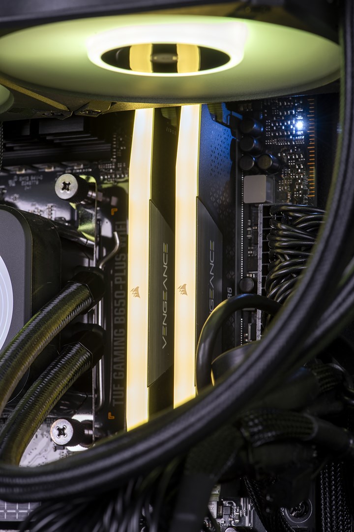 Kompjuter Actina, AMD Ryzen 7 7800X3D, 32GB DDR5, 2TB SSD, RX 7900 XT, i zi