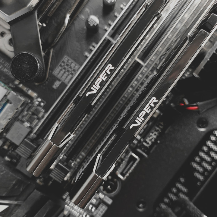 Memorie RAM Patriot VIPER Steel 16GB (2x8GB) DDR4 4400 