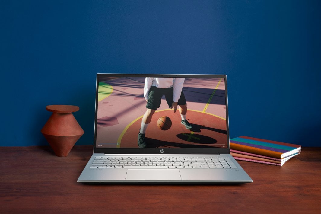 Laptop HP Pavilion 15-eh3001nw, 15.6", AMD Ryzen 7 7730U, 16GB RAM, 512GB SSD, argjendtë