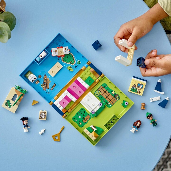 Set LEGO® I Disney 43220 Peter Pan and Wendy and their Storybook Adventures 43220, 111 pjesë