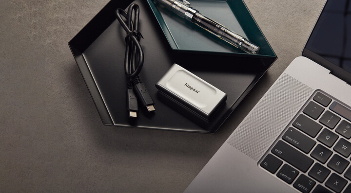 Disk i jashtëm Kingston XS2000 - 500GB, i argjendtë