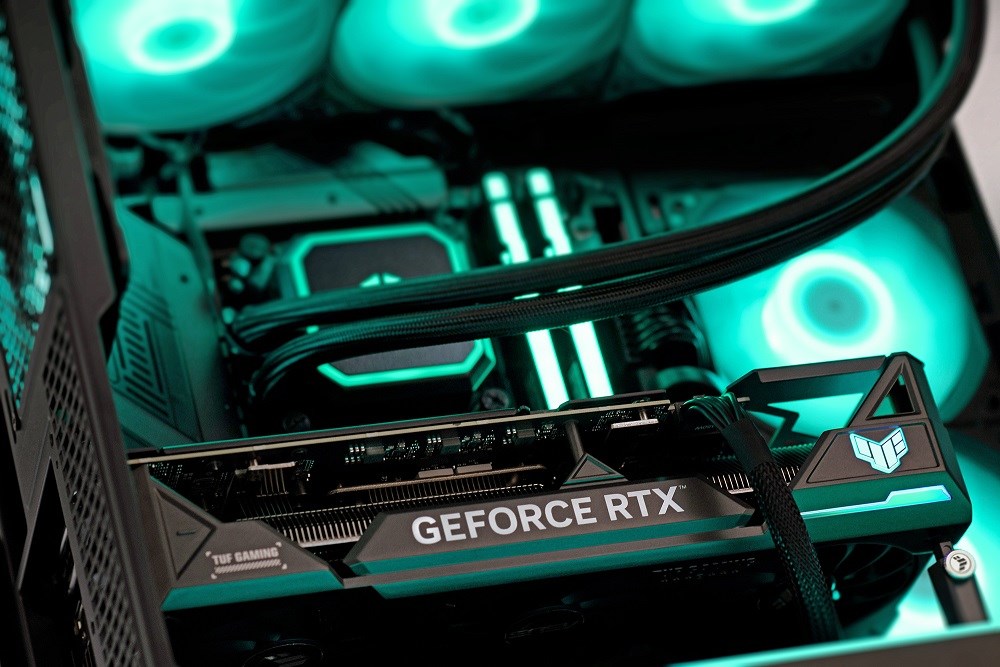 PC gaming Actina GameOn, AMD Ryzen 7 7800X3D, 32GB RAM, 1TB SSD, GeForce RTX 5070, i zi