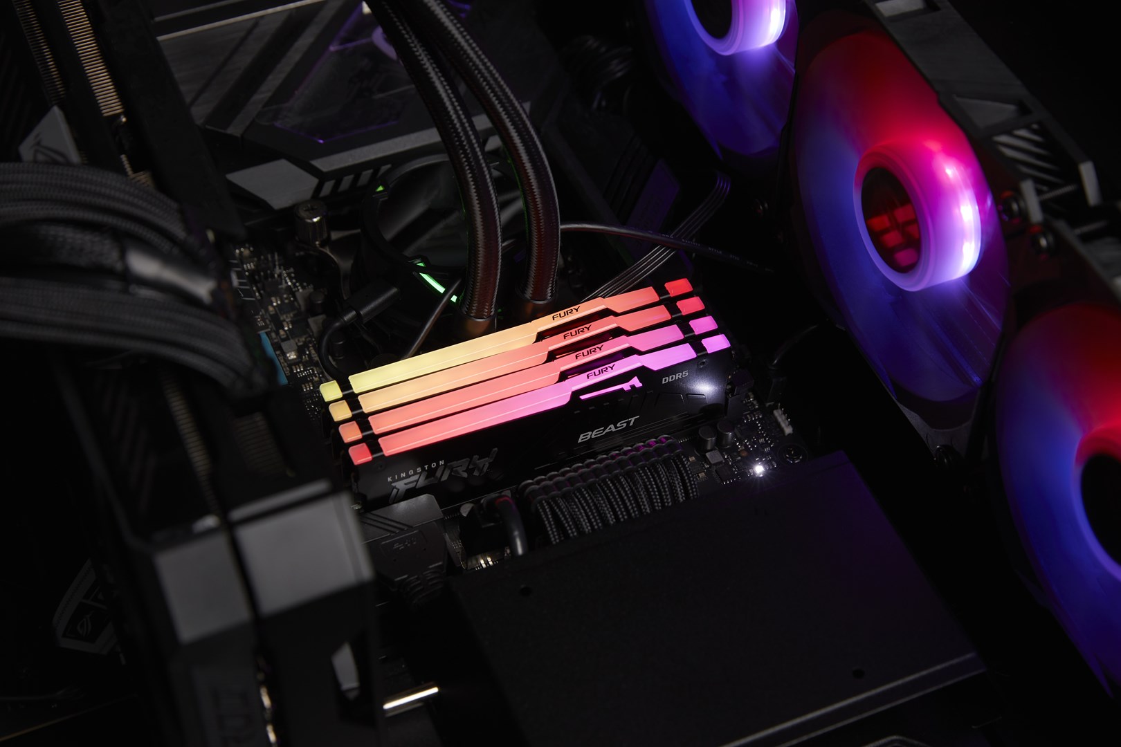 RAM desktop Kingston FURY Beast, 32GB DDR5, 6000MT/s, RGB, i zi