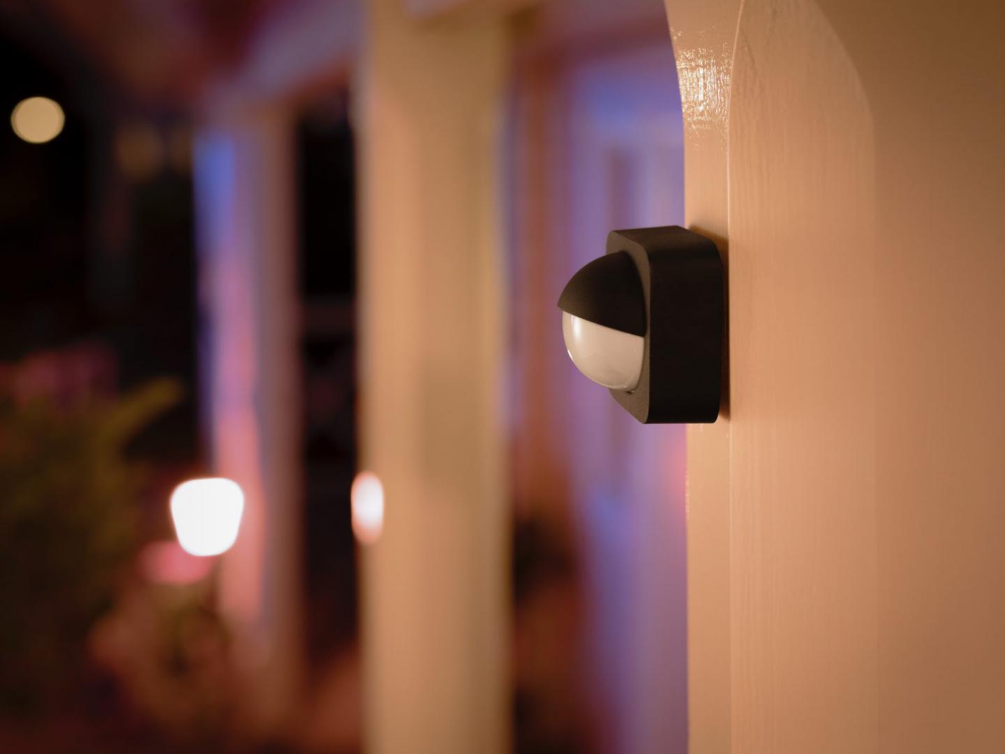 Senzor i jashtëm lëvizjeje Philips Hue Outdoor, pa tela, me bateri, i bardhë