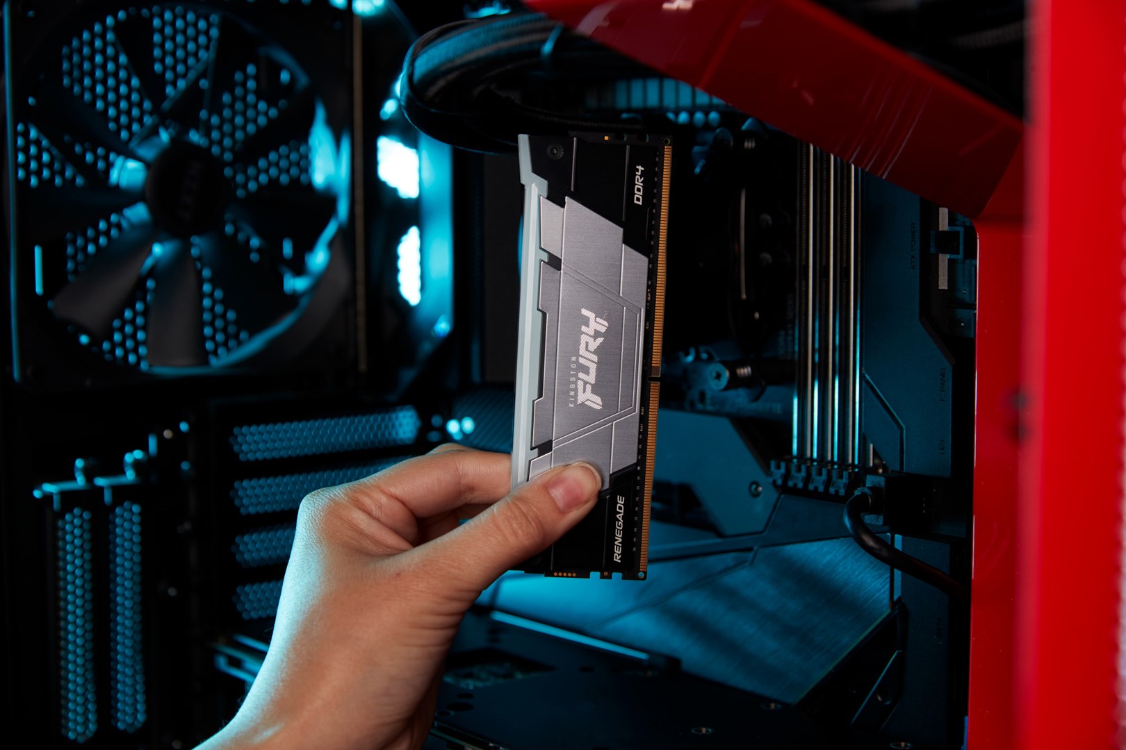 Memorie RAM Kingston FURY Renegade RGB, 32GB, DDR4, 3200MT/s, e zezë