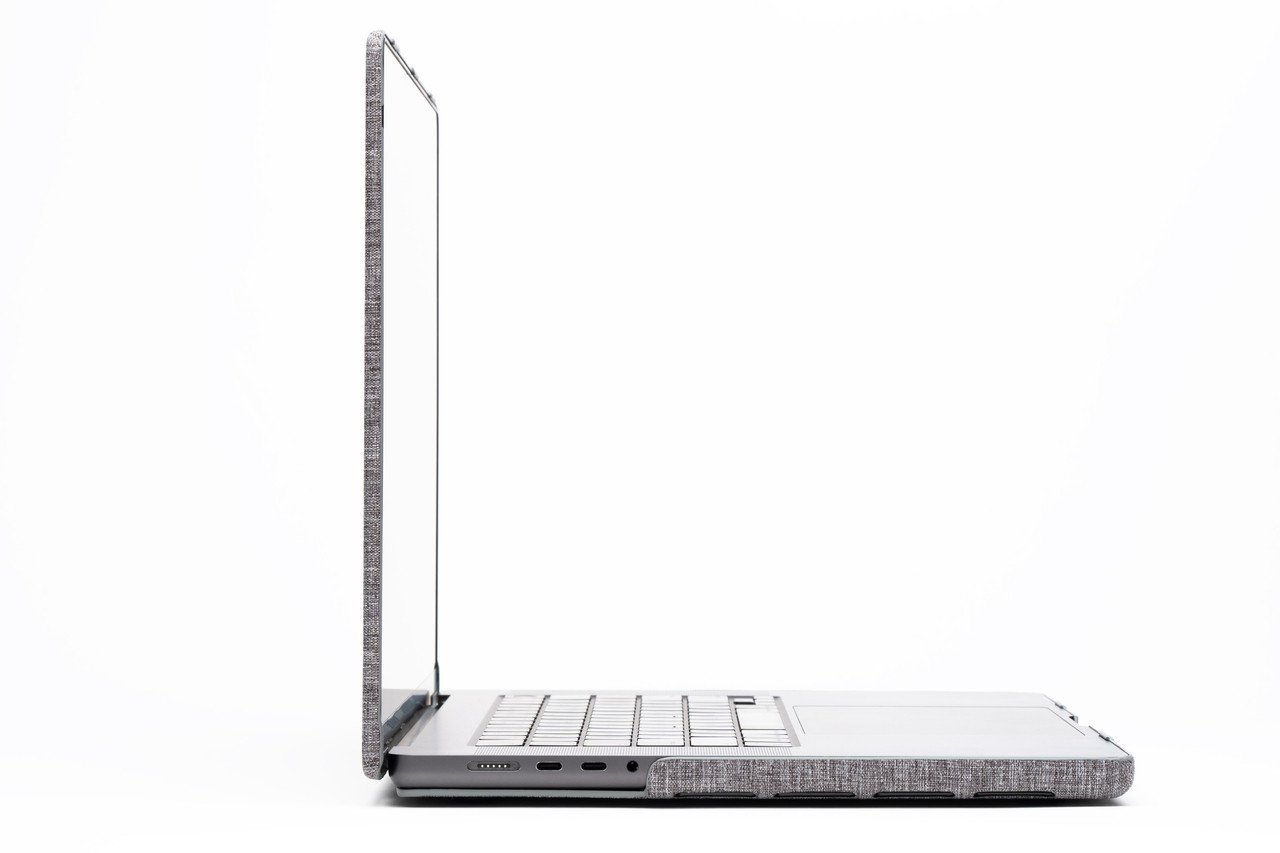 Kopertinë mbrojtëse ZAGG Snap On Hardshell për MacBook Air 13" M2 M3 M4, plastike, gri smoke