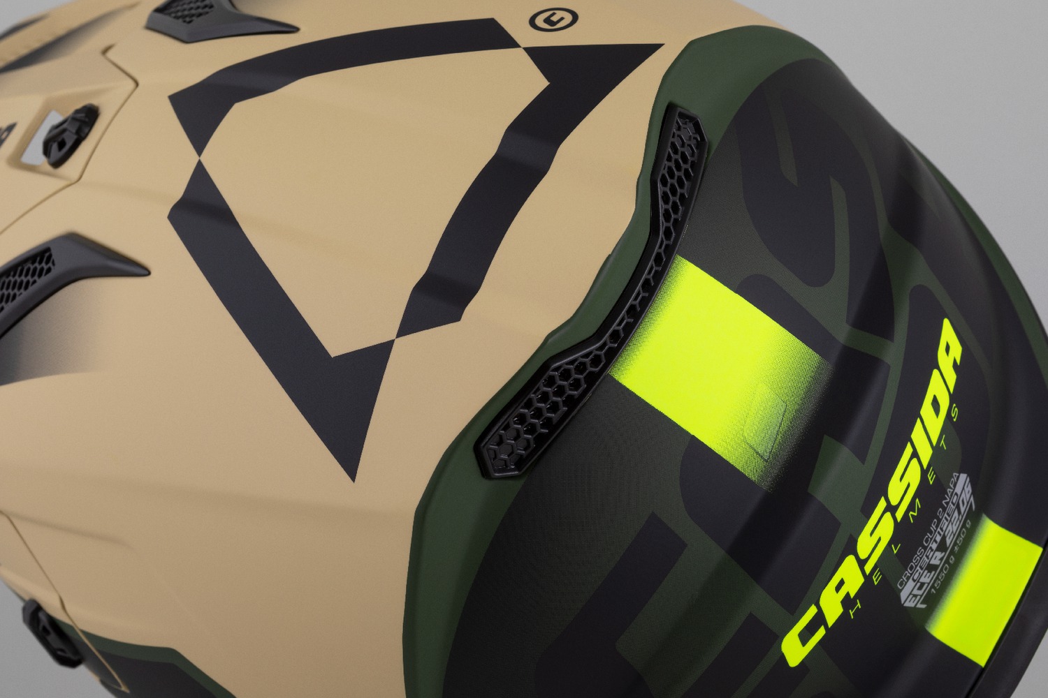 Helmetë moto CASSIDA Cross Cup 2 Napa, ECE 22.06, rreth 1550g, shumëngjyrëshe mat