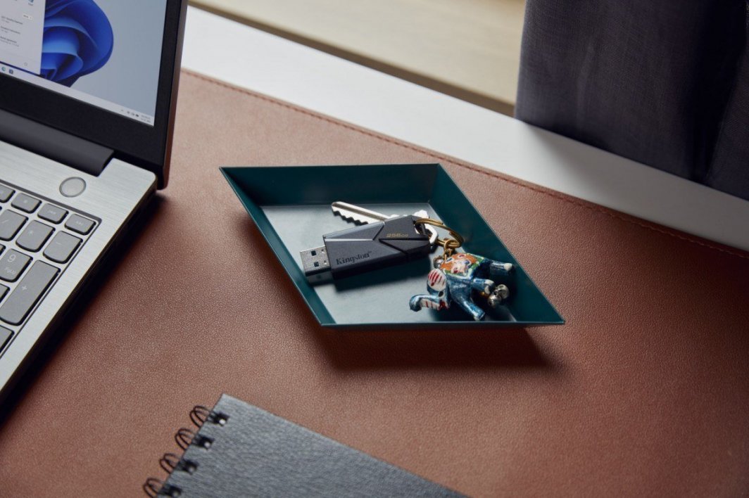 USB Kingston Data Traveler Exodia, 64 GB, e zezë