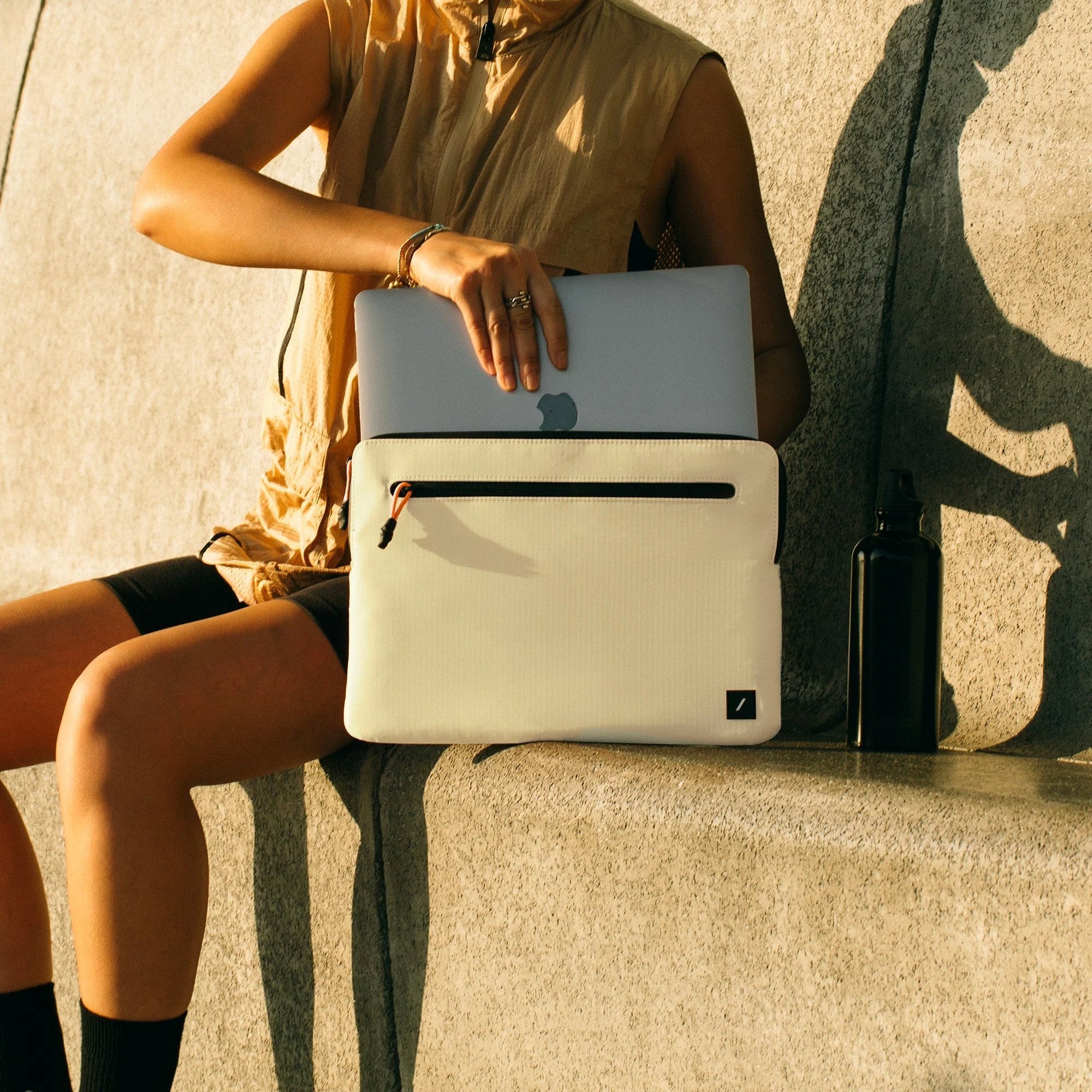 Futrollë Native Union Ultralight Sleeve për MacBook 14", rezistente ndaj ujit, e portokalltë