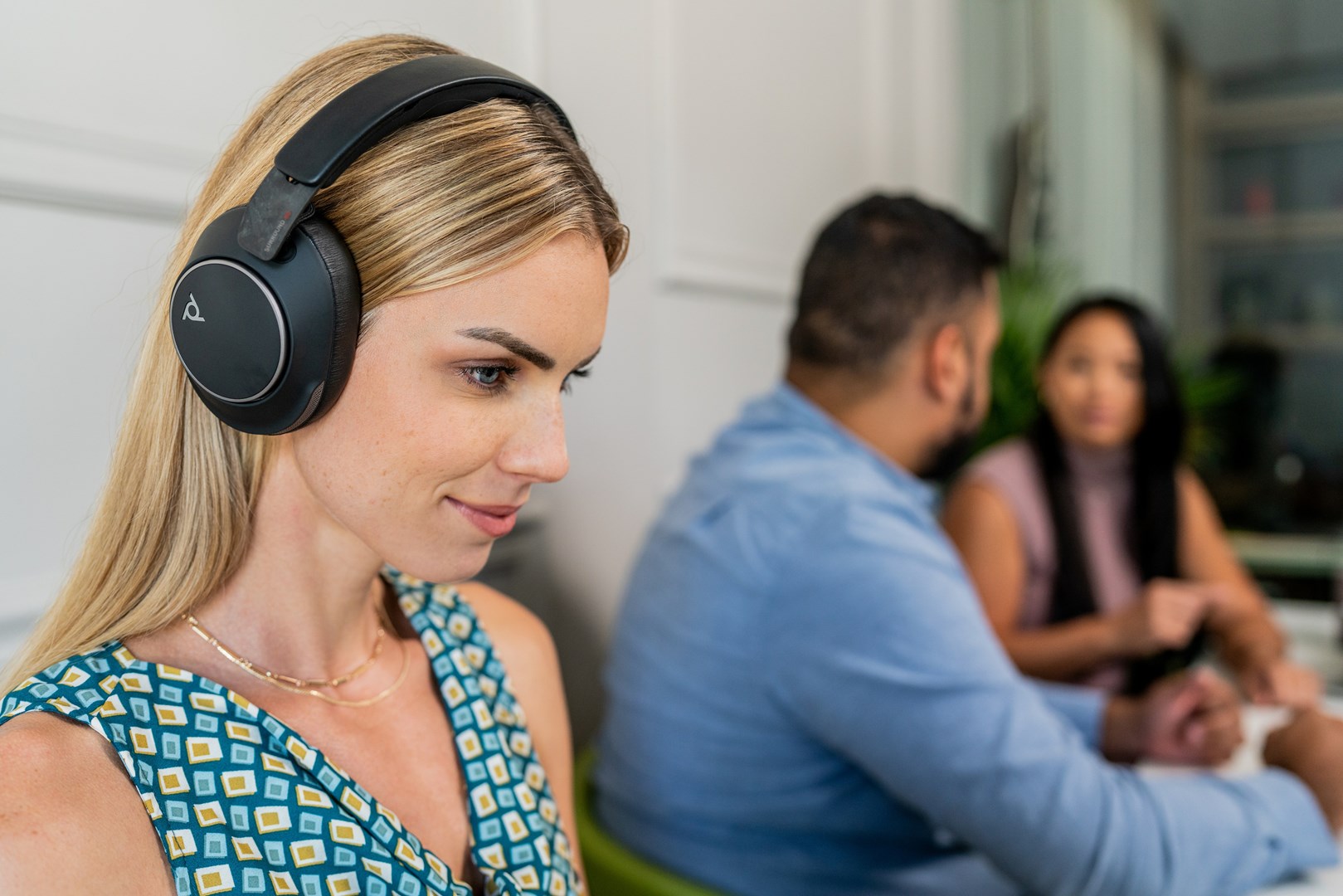 Kufje Poly Voyager Surround 80 UC, Bluetooth, Boomless, të zeza