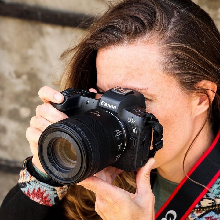 Lente Canon RF 85mm F2 MACRO IS STM