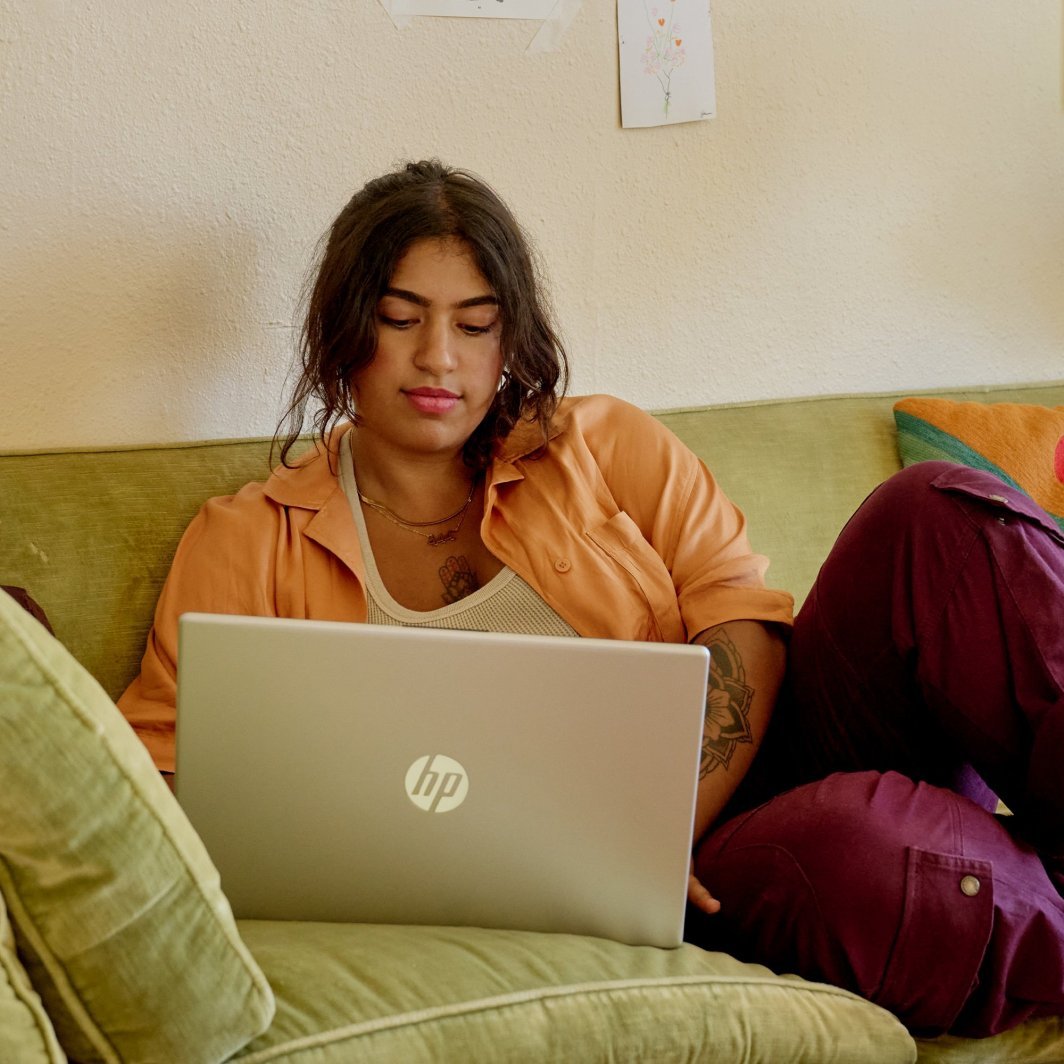 Laptop HP NB 15-FD0255NW, 15", Intel Core i5 1334U, 16 GB RAM, 512 GB SSD, i argjendtë