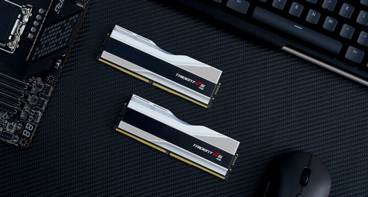 Мемориски модули G.Skill Trident Z5 RGB 32GB (2x16GB) DDR5 5600 CL30, AMD EXPO, сребрена боја
