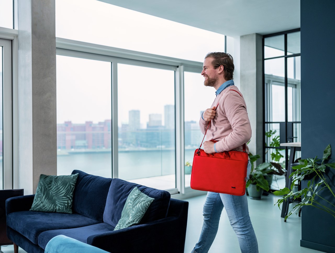 Çantë dore për laptop Trust Bologna, 16", e kuqe