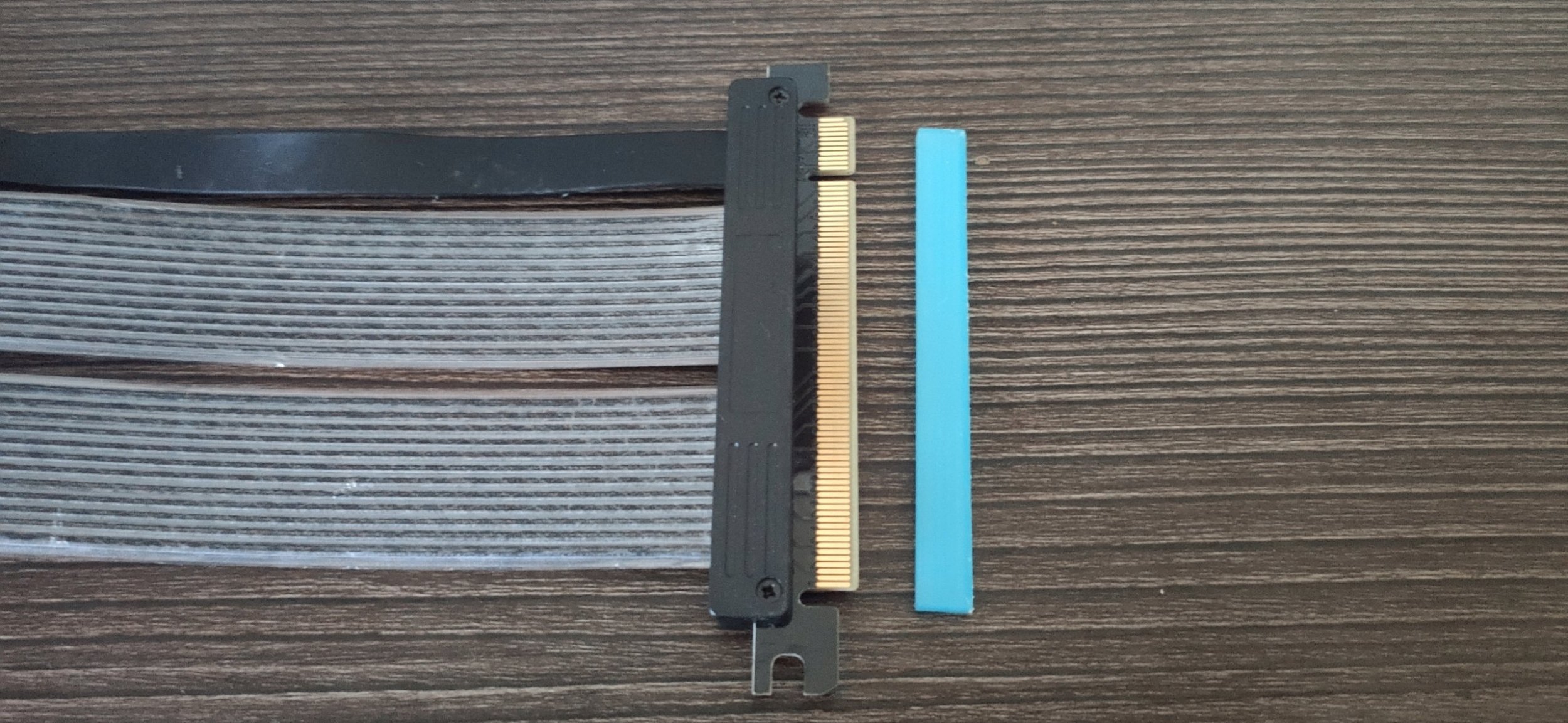 Kабел riser PCIe 4.0 CableMod 300mm, за графичка картичка, црн
