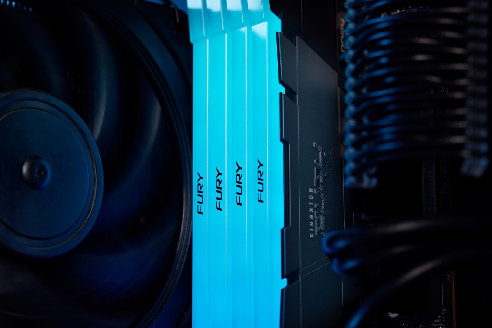 Memorie RAM Kingston FURY Renegade RGB, 32GB, DDR4, 3200MT/s, e zezë