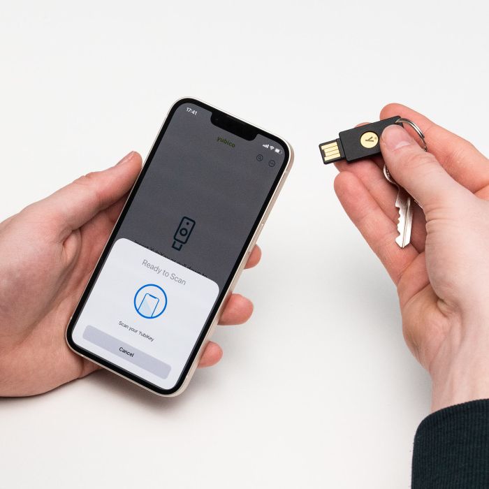 Çelës sigurie Yubico YubiKey 5 NFC, i zi (2 copë)