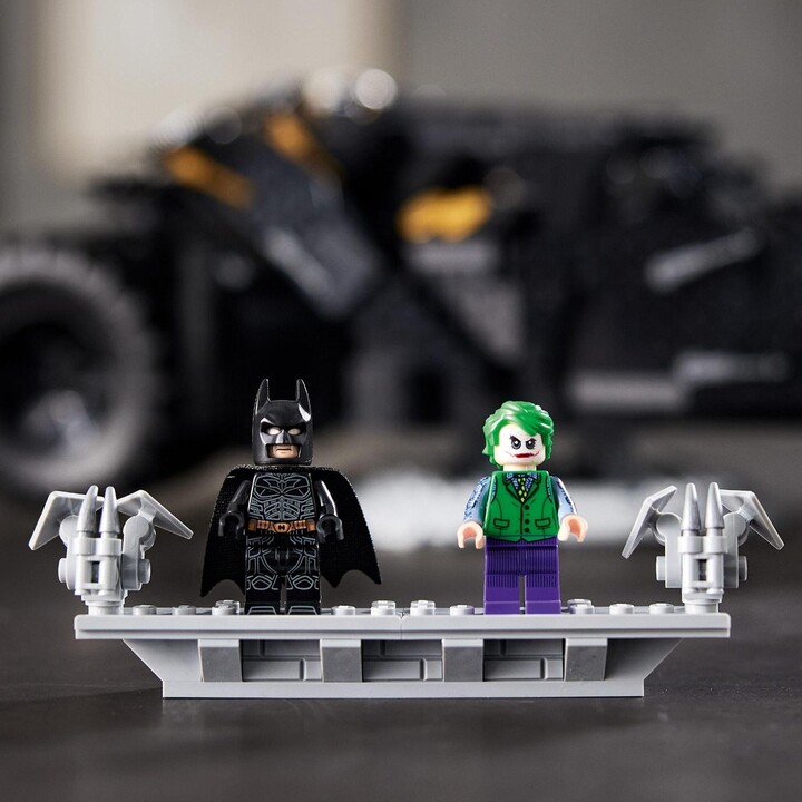 Set lodër LEGO® DC Comics Super Heroes 76240 Batmobil Tumbler, 2,049 pjesë