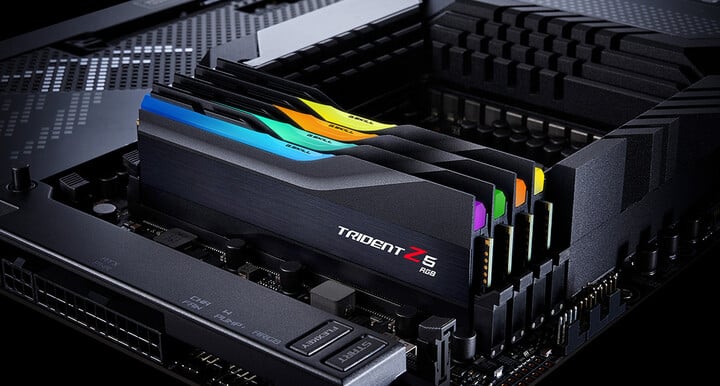 Оперативна меморија G.Skill Trident Z5 RGB 64GB (2x32GB) DDR5 5600 CL28, црна боја