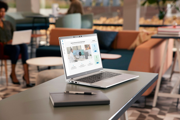 Лаптоп - HP ELITEBOOK 845 G8 RYZEN 5 5600U 14"FHD 8GB_3200MHZ SSD 512GB RADEON RX VEGA 7 2XTB4 ALU BLK FPR 56WH Сребрен