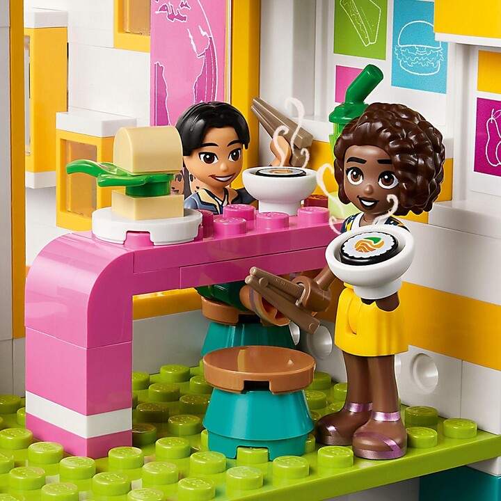 Set LEGO® Friends 41731 Heartlake International School, 985 pjesë