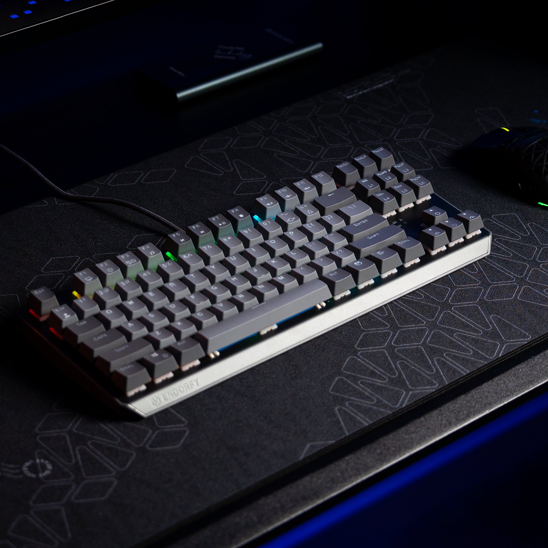 Tastierë gaming Endorfy Thock V2 TKL, mekanike, RGB, e zezë