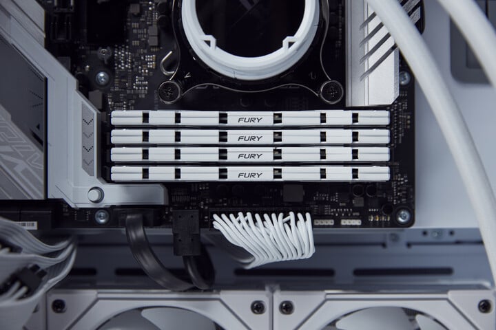 Module të memories Kingston FURY Renegade White 32GB (2x16GB) DDR5 6400 CL32