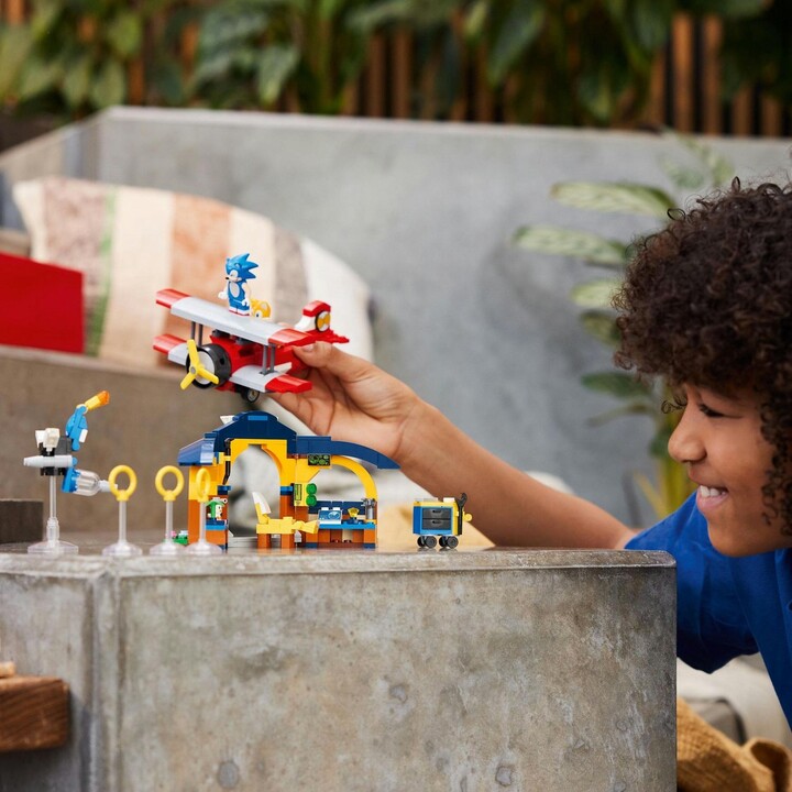 Set LEGO® Sonic the Hedgehog™ 76991 Tails' Workshop and Tornado Plane