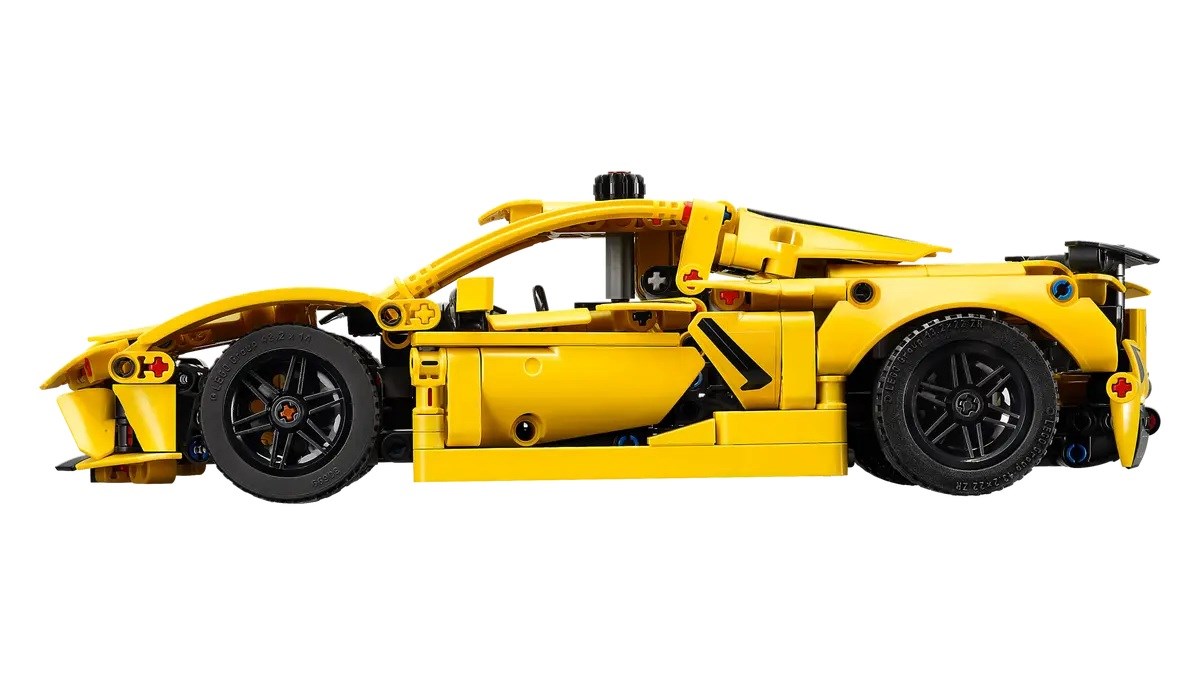 Set LEGO Technic Chevrolet Corvette Stingray 42125, model veture sportive, shumëngjyrësh
