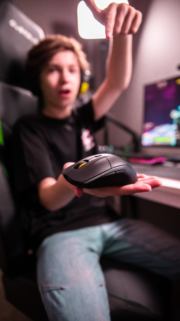 Maus lojërash SteelSeries Rival 3 Wireless, TrueMove Air, i zi